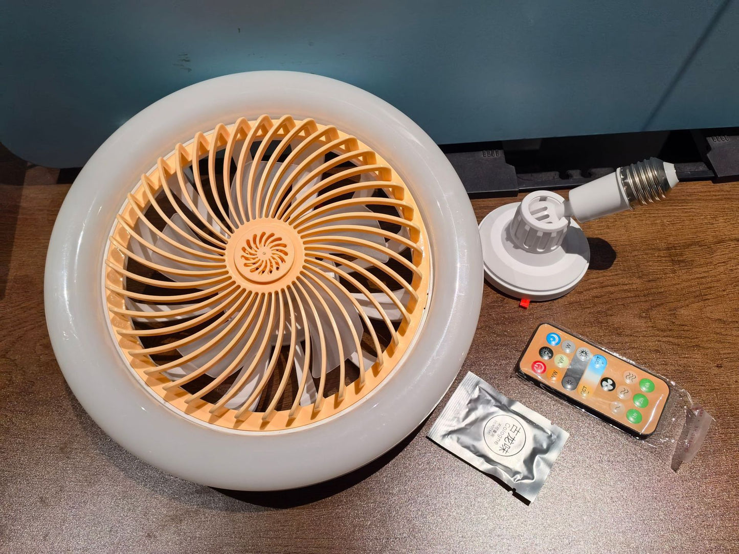 🌀 Ventilador de Techo LED con Mando a Distancia E27 | Silencioso y Eficiente